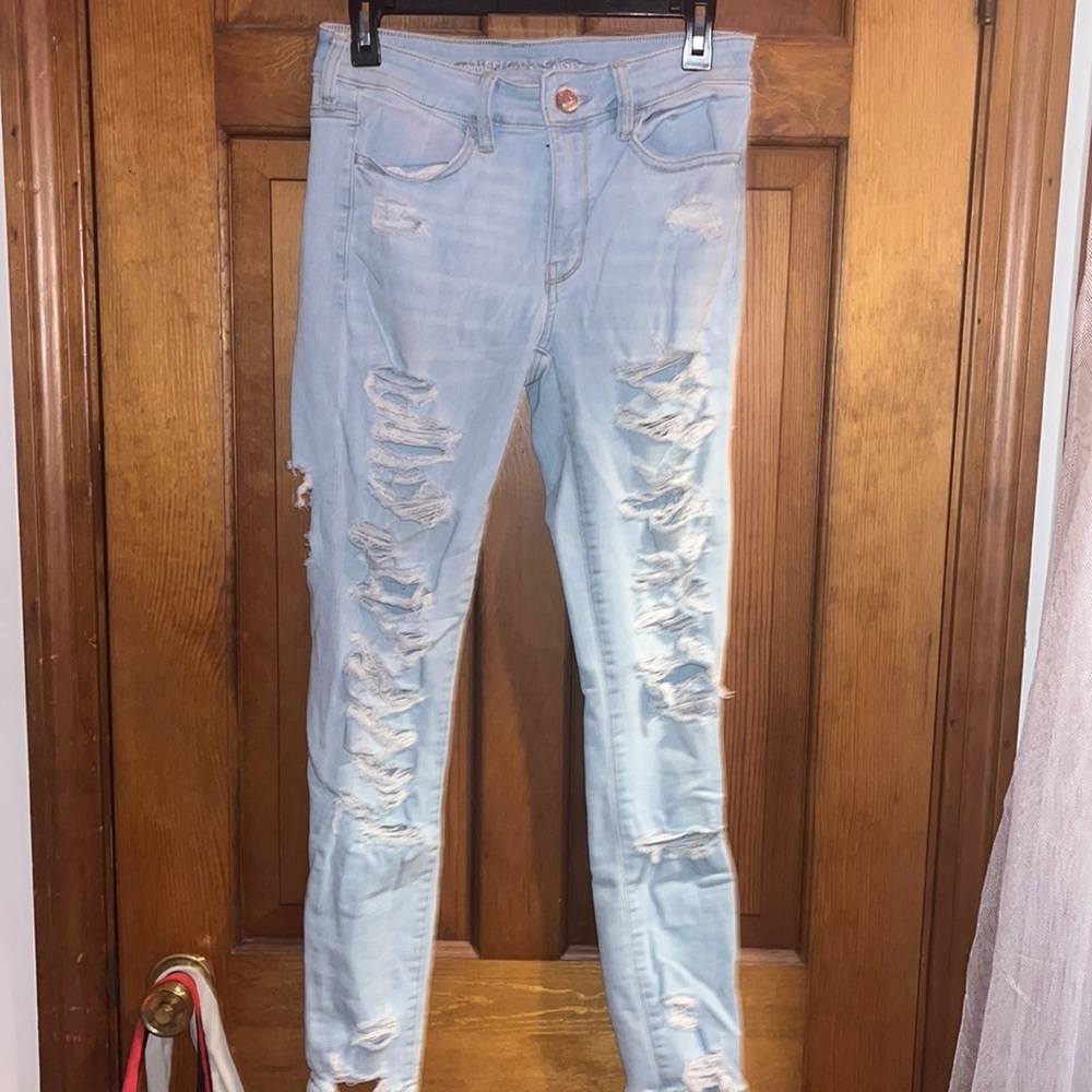 American Eagle ripped light wash jeans. Size 2.